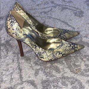 Pointed toe Guess by Marciano high heels
